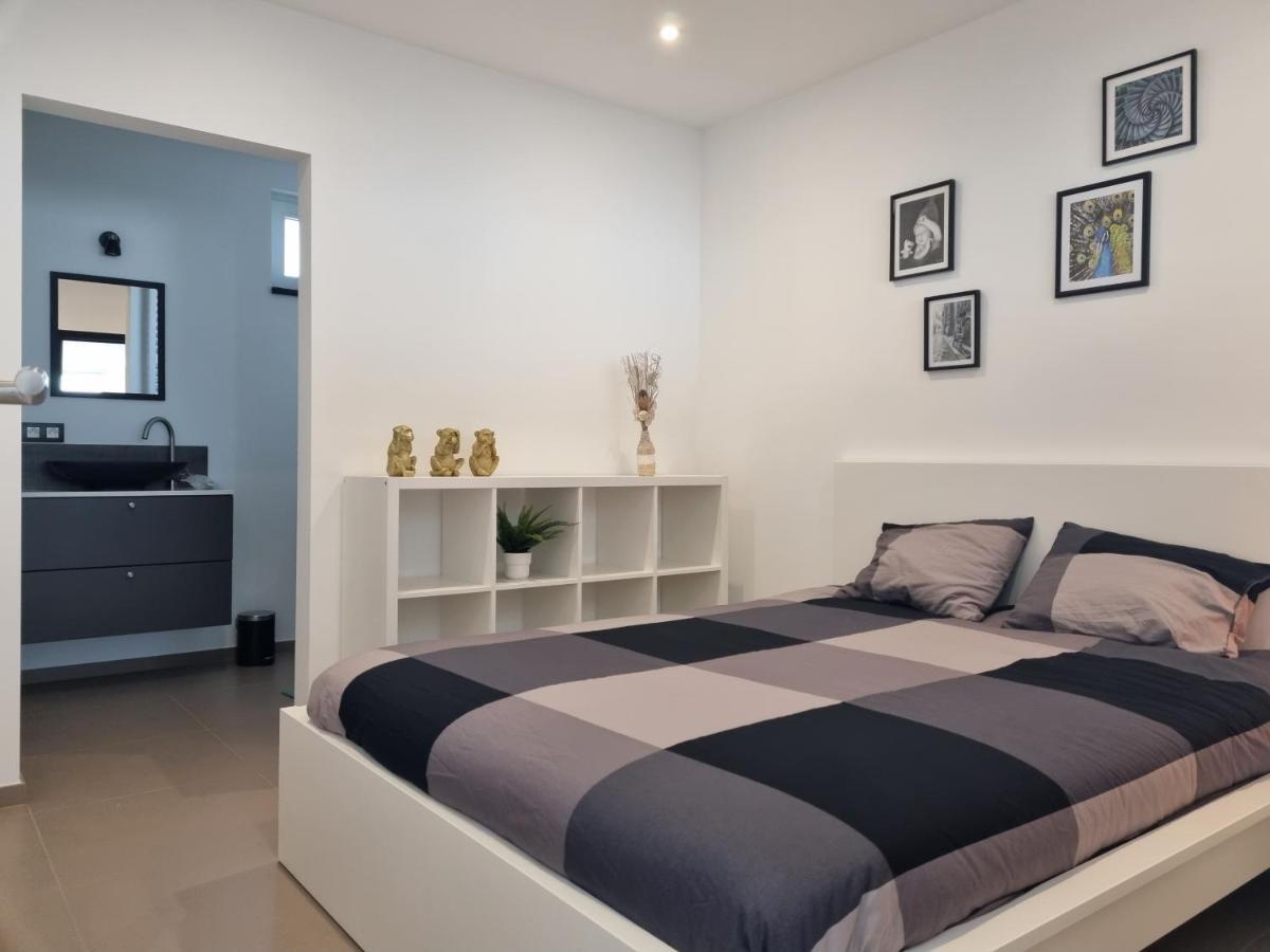 Maisonnette Entierement Renovee * Givet